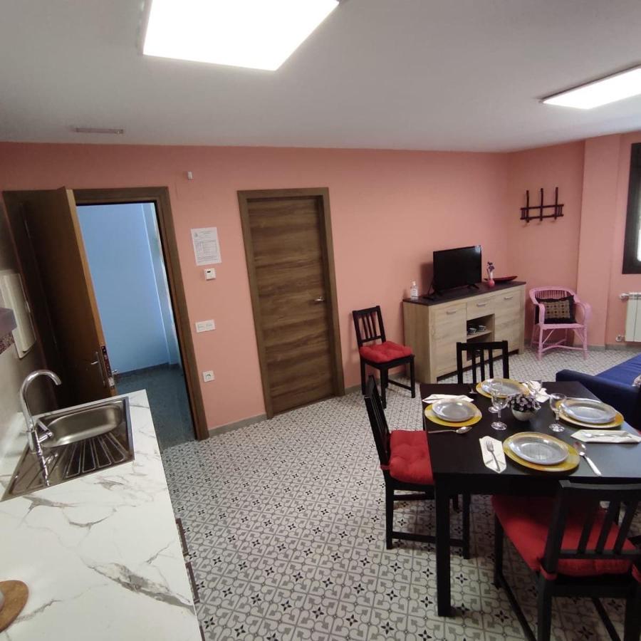 Apartamentos Turisticos Las 3 Golondrinas Peñafiel Екстериор снимка