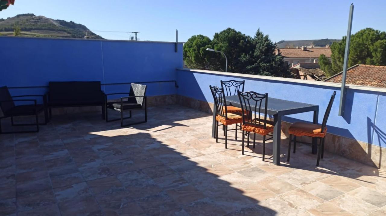 Apartamentos Turisticos Las 3 Golondrinas Peñafiel Екстериор снимка