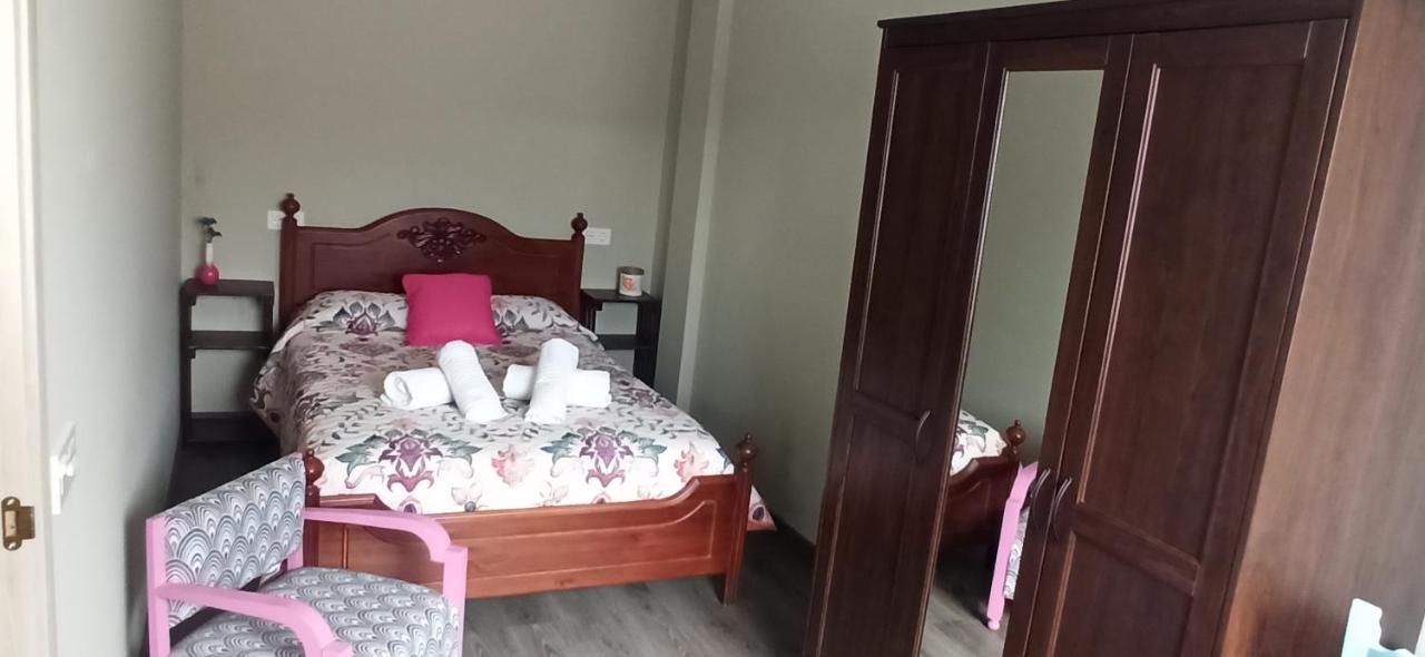 Apartamentos Turisticos Las 3 Golondrinas Peñafiel Екстериор снимка